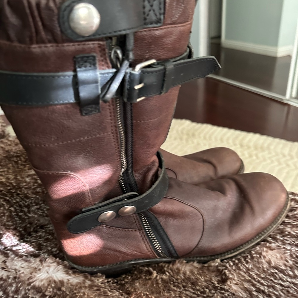 Balenciaga vintage brown and black sherpa lined boots